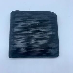 LOUIS VUITTON black leather EPI wallet